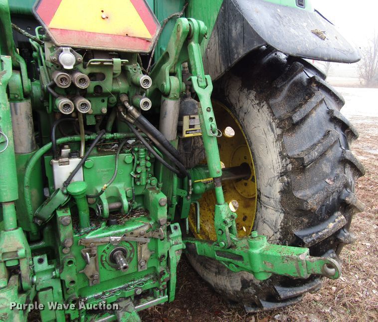 image for item DH8367 2005 John Deere 7520 MFWD tractor