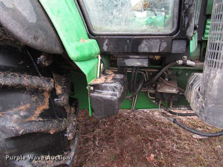 image for item DH8367 2005 John Deere 7520 MFWD tractor