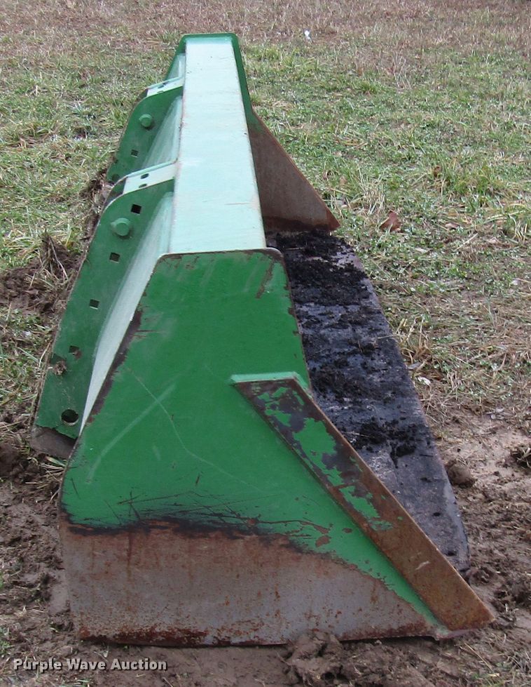 image for item DH8367 2005 John Deere 7520 MFWD tractor