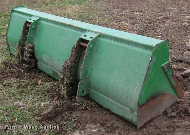 image for item DH8367 2005 John Deere 7520 MFWD tractor