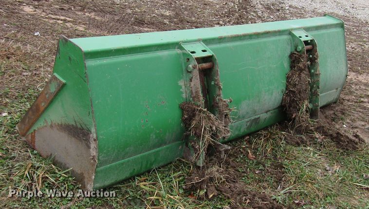 image for item DH8367 2005 John Deere 7520 MFWD tractor