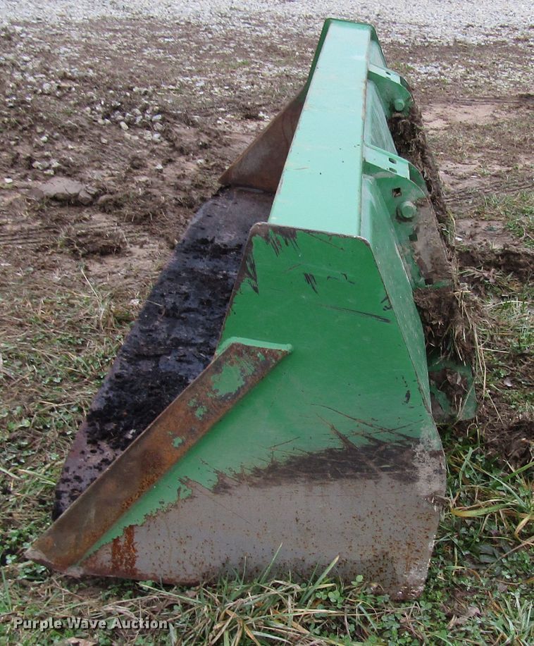 image for item DH8367 2005 John Deere 7520 MFWD tractor