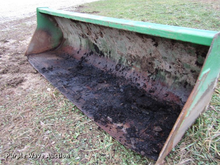 image for item DH8367 2005 John Deere 7520 MFWD tractor