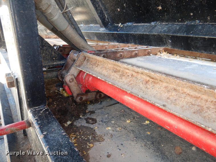 image for item DH8999 2015 Blatz live bottom silage trailer