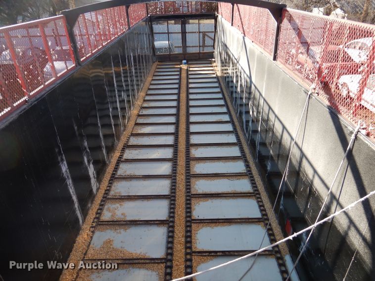 image for item DH8999 2015 Blatz live bottom silage trailer