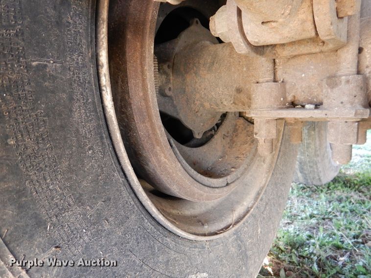 image for item DH8999 2015 Blatz live bottom silage trailer