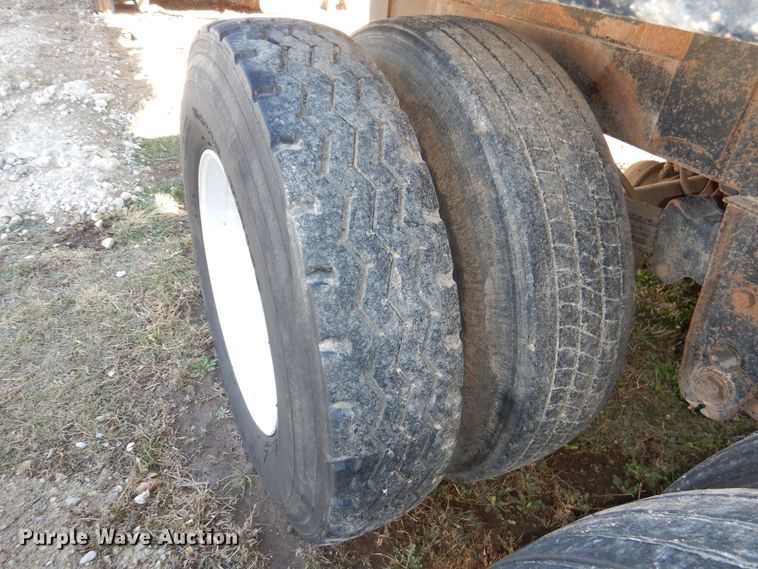 image for item DH8999 2015 Blatz live bottom silage trailer