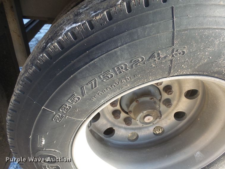 image for item EF9586 2010 Wilson PSDCL-406 livestock trailer