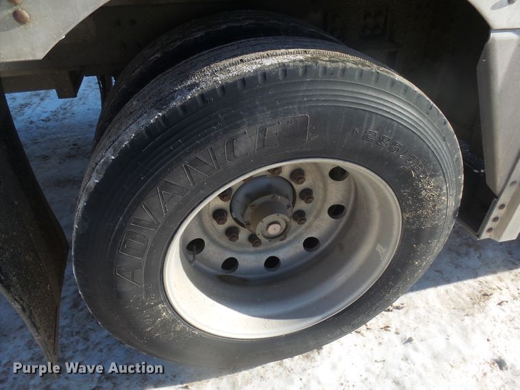 image for item EF9586 2010 Wilson PSDCL-406 livestock trailer