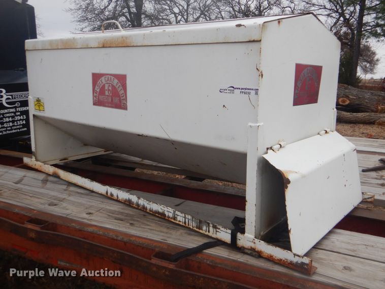 image for item FF9232 Bar-Six cake feeder