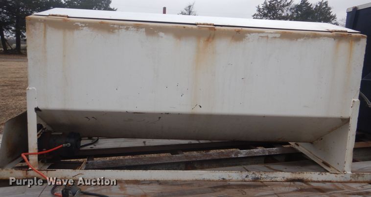 image for item FF9232 Bar-Six cake feeder