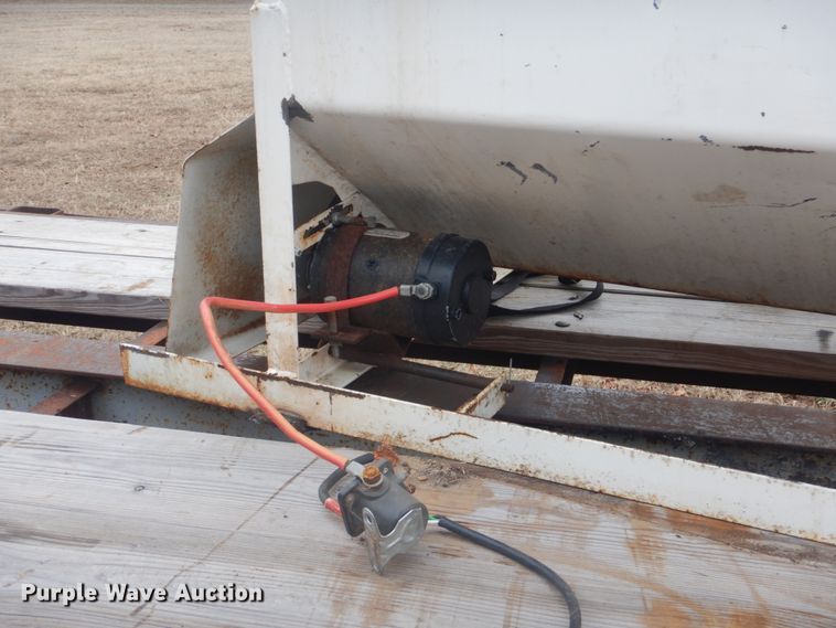 image for item FF9232 Bar-Six cake feeder