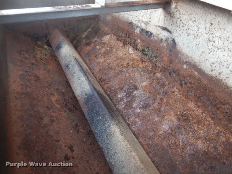 image for item FF9232 Bar-Six cake feeder