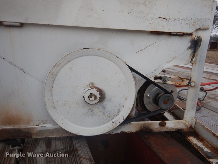 image for item FF9232 Bar-Six cake feeder