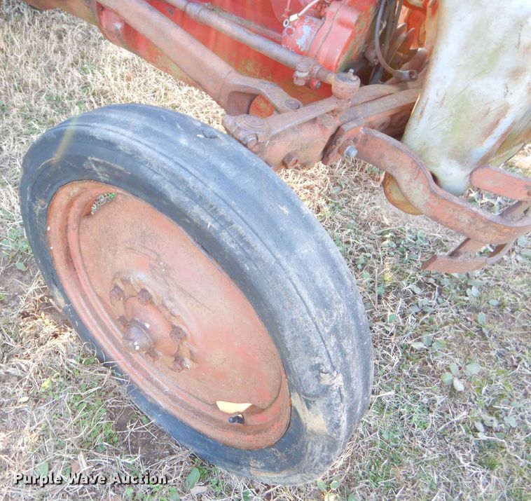 image for item GB9612 Ford 9N tractor