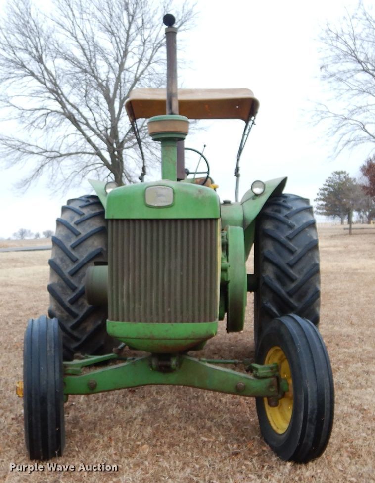 image for item GE9040 John Deere 830 tractor