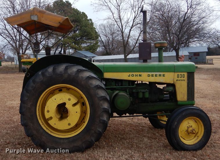 image for item GE9040 John Deere 830 tractor