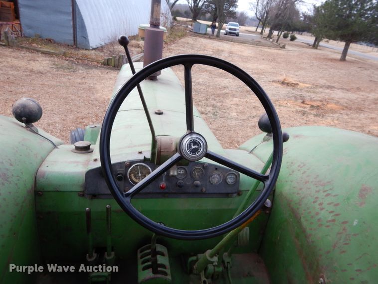 image for item GE9040 John Deere 830 tractor