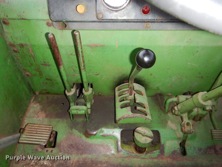 image for item GE9040 John Deere 830 tractor