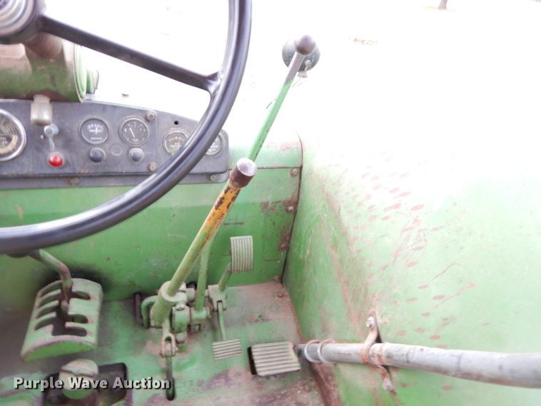 image for item GE9040 John Deere 830 tractor