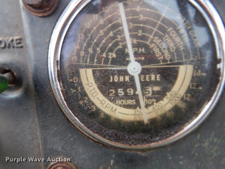 image for item GE9040 John Deere 830 tractor