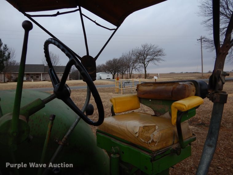 image for item GE9040 John Deere 830 tractor