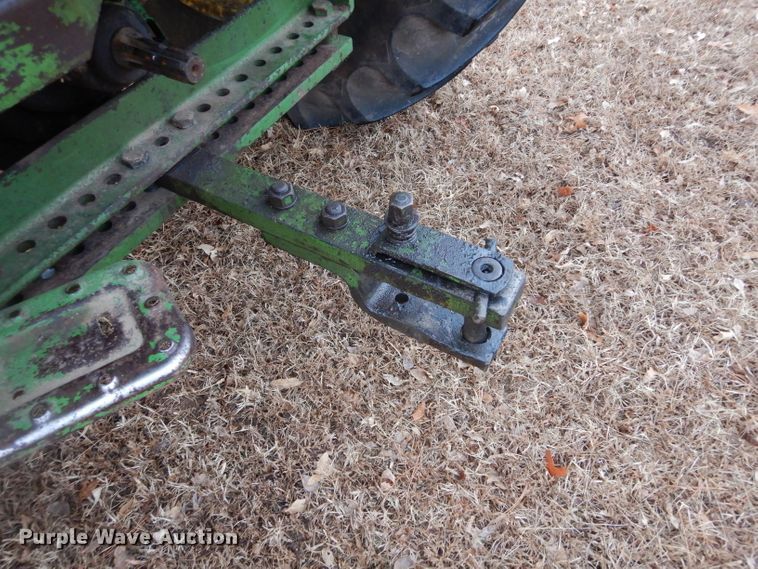 image for item GE9040 John Deere 830 tractor