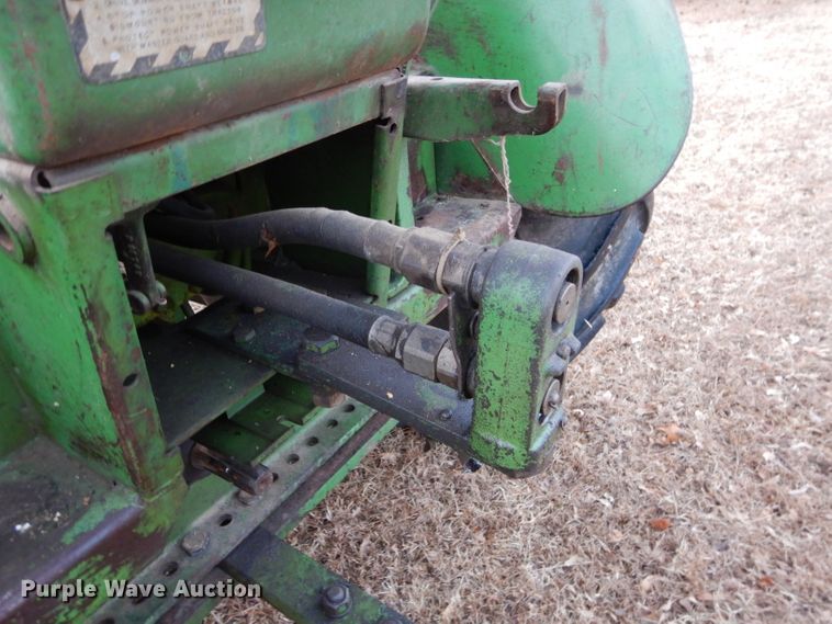 image for item GE9040 John Deere 830 tractor