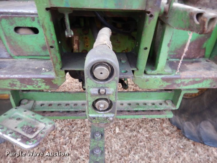 image for item GE9040 John Deere 830 tractor