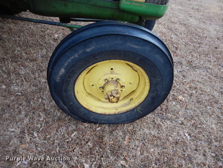 image for item GE9040 John Deere 830 tractor