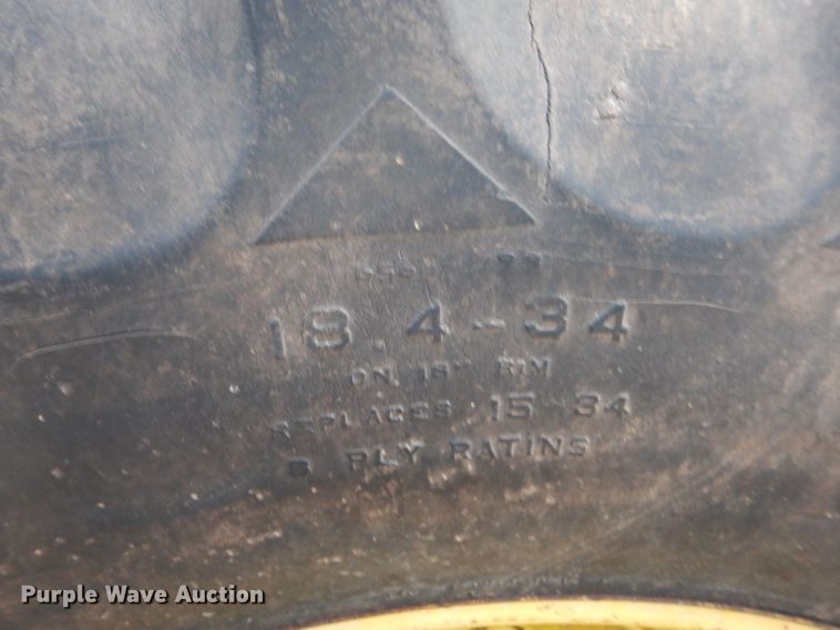 image for item GE9040 John Deere 830 tractor