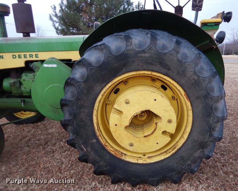 image for item GE9040 John Deere 830 tractor