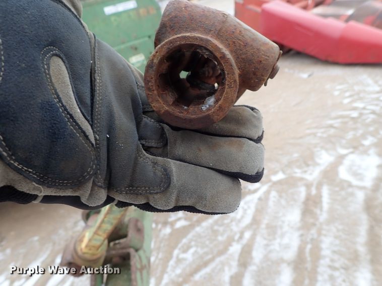 image for item GF9717 John Deere 24T small square baler