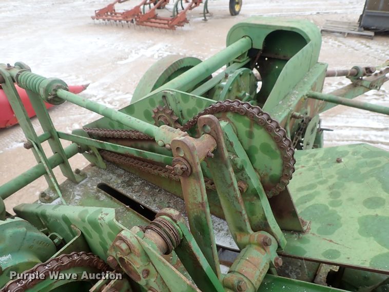 image for item GF9717 John Deere 24T small square baler