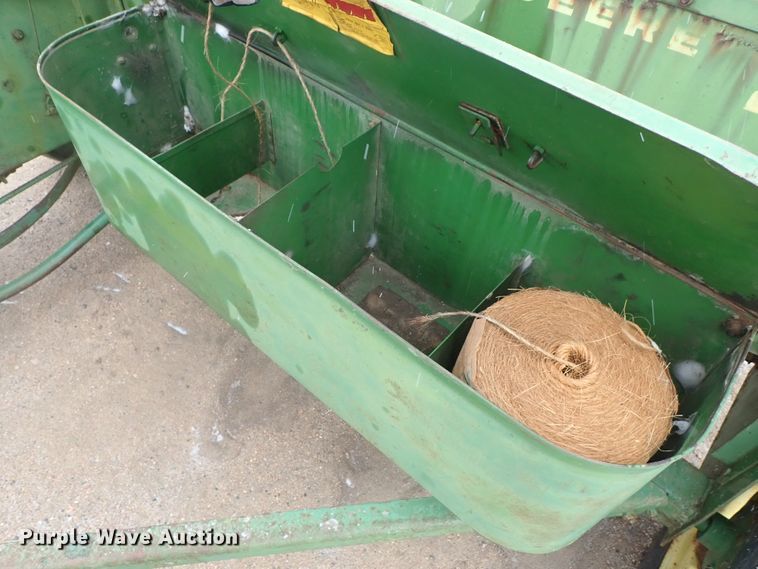 image for item GF9717 John Deere 24T small square baler