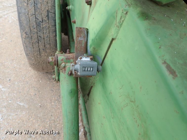 image for item GF9717 John Deere 24T small square baler