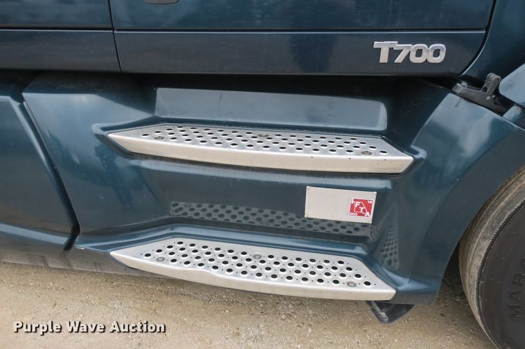 image for item DB10068 2012 Kenworth T700 semi truck