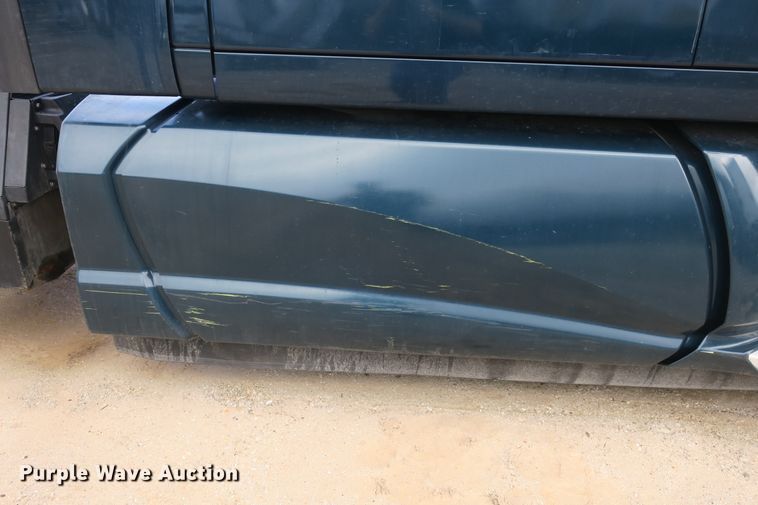 image for item DB10068 2012 Kenworth T700 semi truck