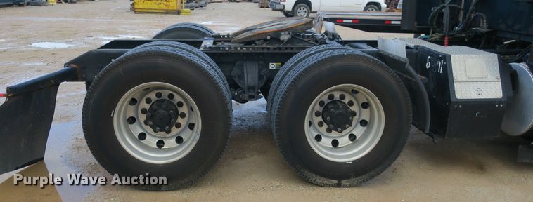 image for item DB10068 2012 Kenworth T700 semi truck