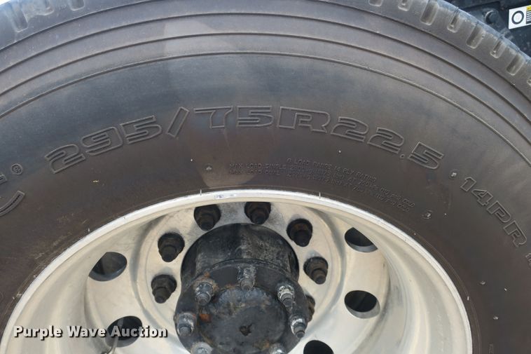 image for item DB10068 2012 Kenworth T700 semi truck