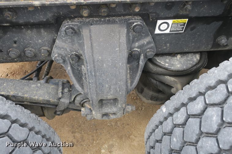 image for item DB10068 2012 Kenworth T700 semi truck