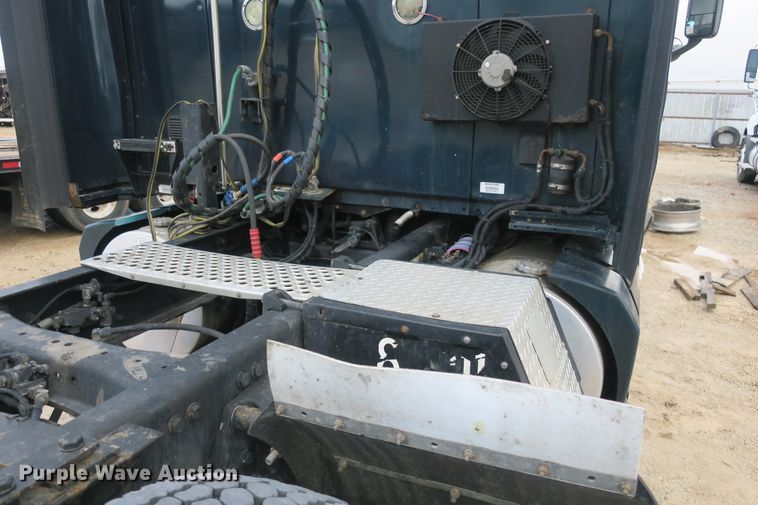 image for item DB10068 2012 Kenworth T700 semi truck
