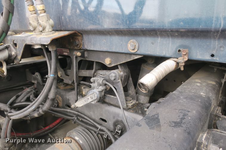 image for item DB10068 2012 Kenworth T700 semi truck