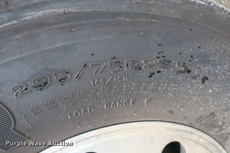 image for item DB10068 2012 Kenworth T700 semi truck