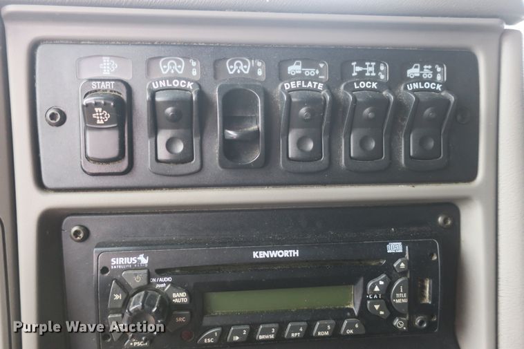 image for item DB10068 2012 Kenworth T700 semi truck