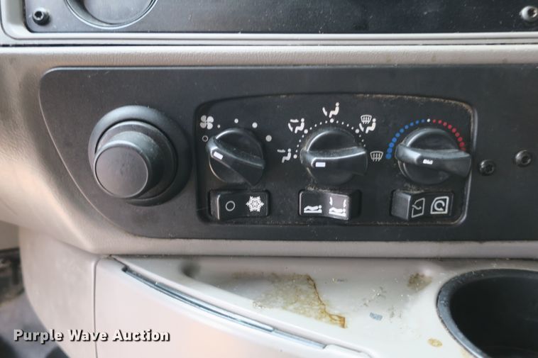 image for item DB10068 2012 Kenworth T700 semi truck