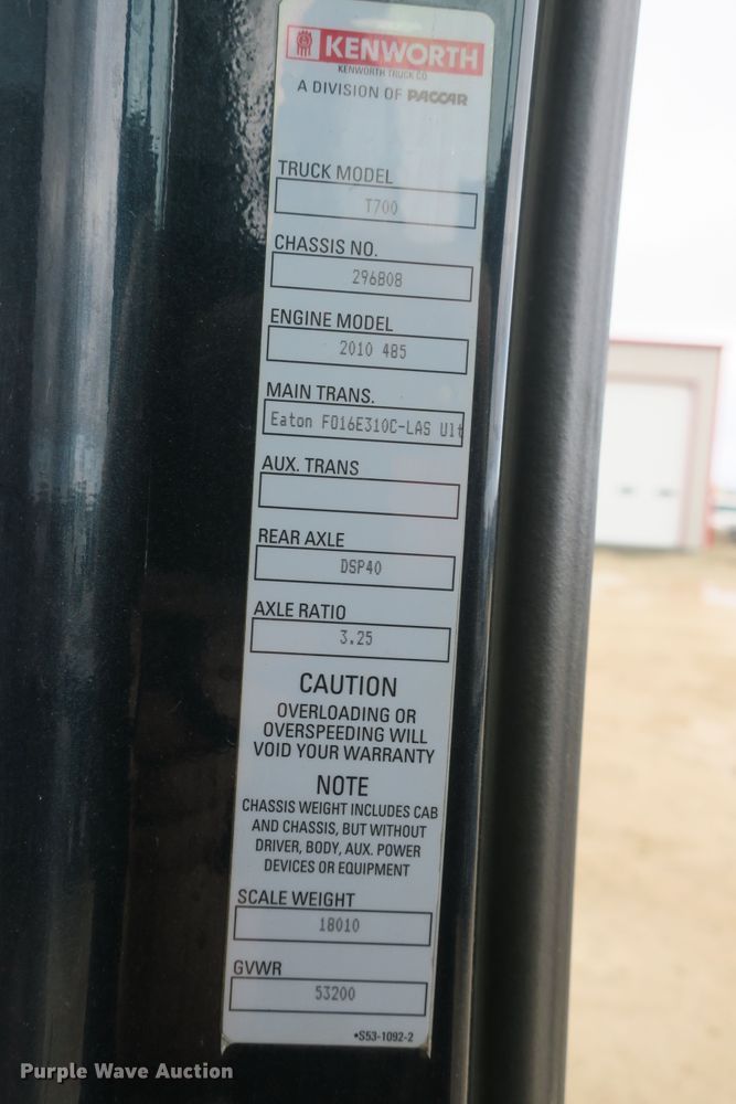 image for item DB10068 2012 Kenworth T700 semi truck