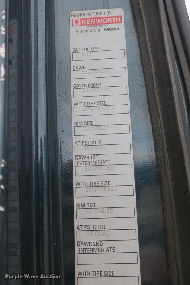 image for item DB10068 2012 Kenworth T700 semi truck