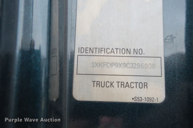 image for item DB10068 2012 Kenworth T700 semi truck