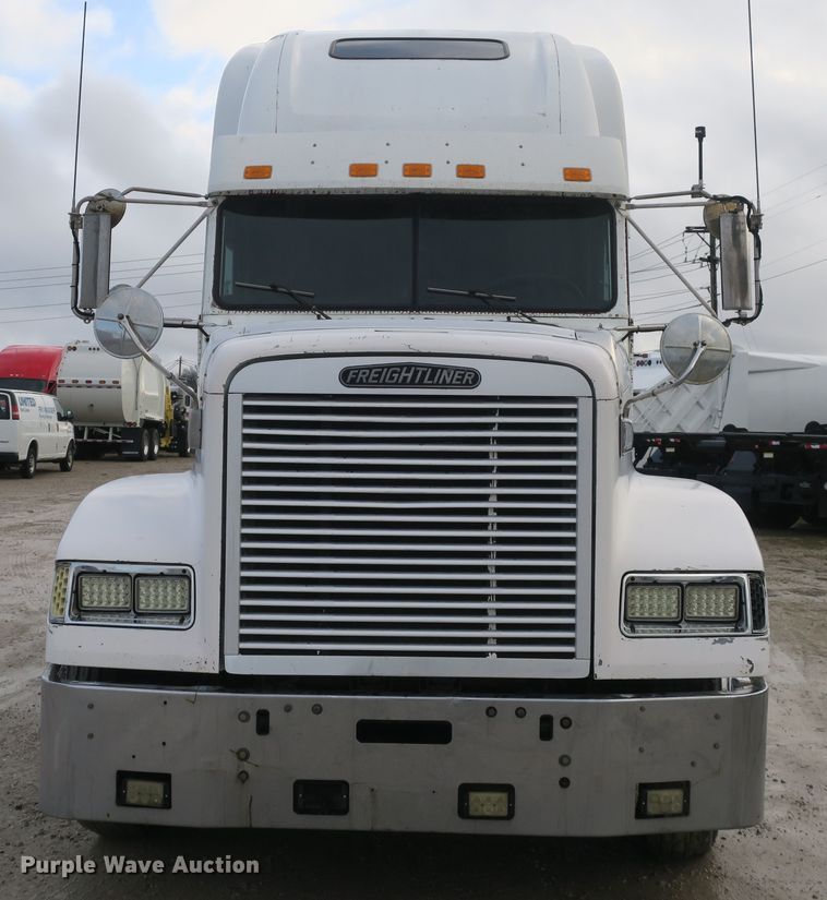 image for item DB10069 1993 Freightliner FLD120 semi truck